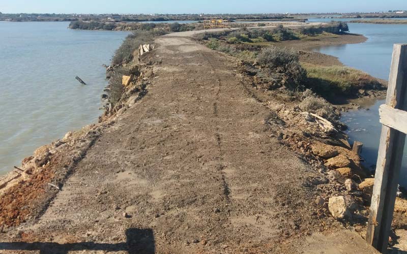 La salina de Carboneros vuelve a ser transitable
