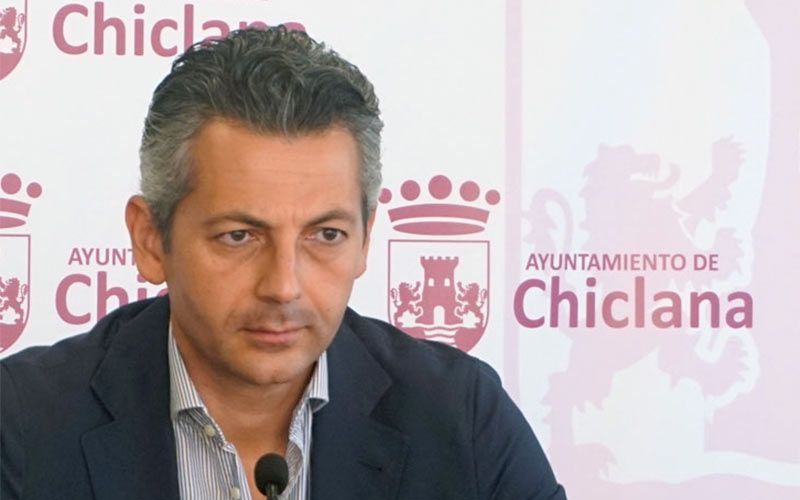 La “situación urbanística” de Chiclana, con el PGOU “cogido con alfileres”, enfrenta por enésima vez a Núñez (PP) y al tripartito