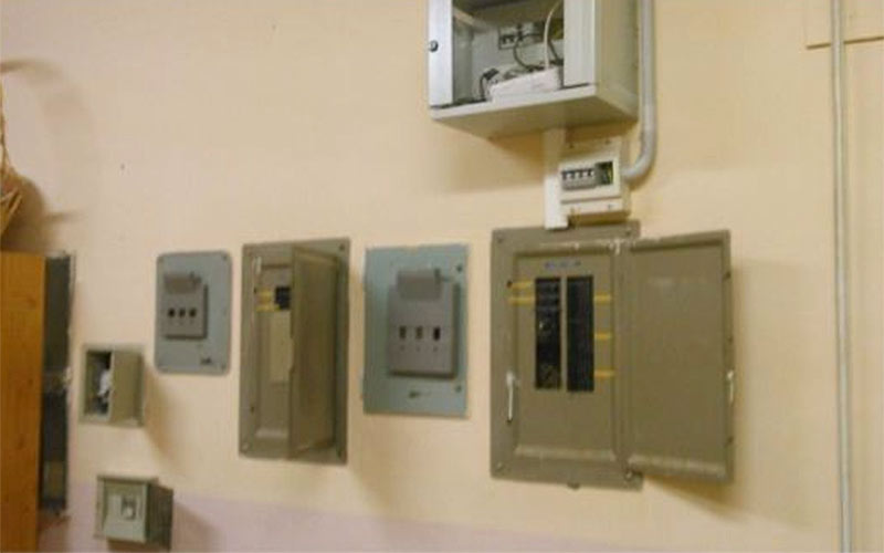 Se reclama a la Junta la “renovación urgente” de la instalación eléctrica del colegio Río San Pedro, todavía de los años 80