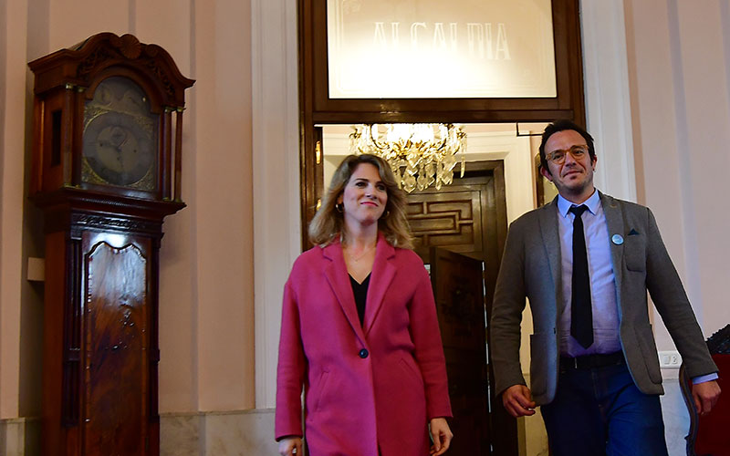 Mestre insta a “abandonar el megáfono y el mechero” al alcalde de Cádiz, que lamenta que no quiera verle para hablar de Valcárcel