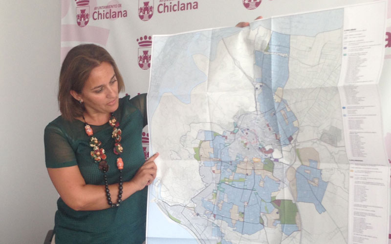 Leve remodelación del tripartito chiclanero, donde Urbanismo y Diseminado pasan a depender de Ana González para “ser más ágiles”
