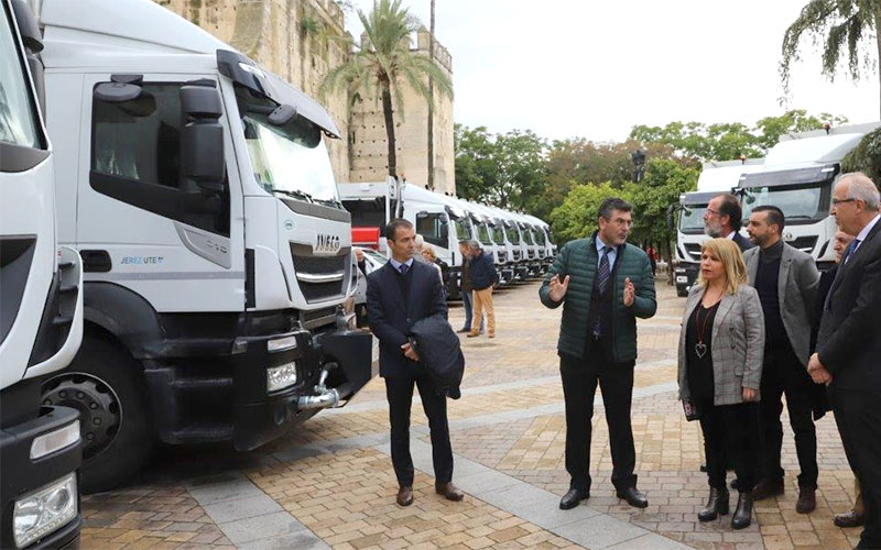 Llegan flamantes camiones de recogida de basuras a Jerez