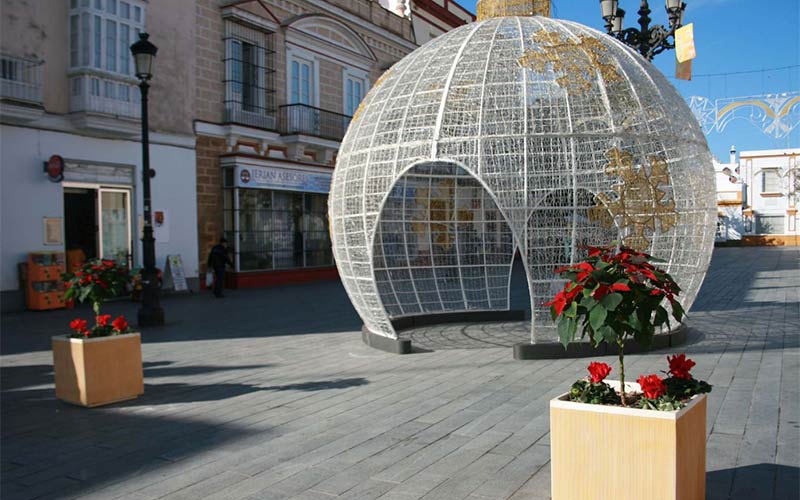 Flores para ‘ambientar’ las navidades puertorrealeñas