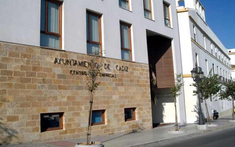 Piden la actuación de Paradas para que las trabajadoras del servicio de limpieza del IFEF no vivan “un calvario” por otra contrata insolvente
