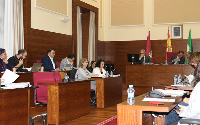 El Gobierno chiclanero, en solitario, aprueba de forma definitiva la subida del IBI y de forma inicial el presupuesto municipal para 2020