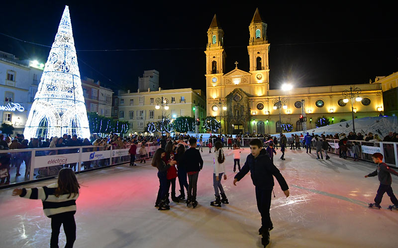 “Frente a las navidades de competición que tan de moda se han puesto, desde Cádiz hemos hecho una Navidad para todas y todos”