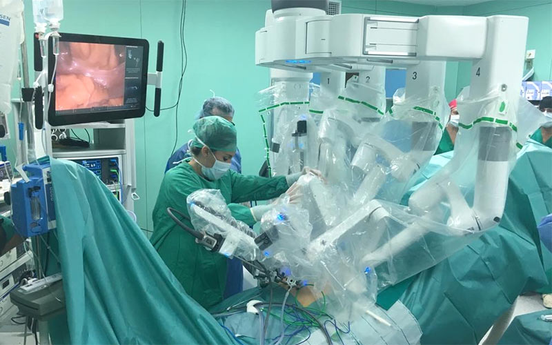 Urología del Puerta del Mar ya opera con el robot ‘Da Vinci’
