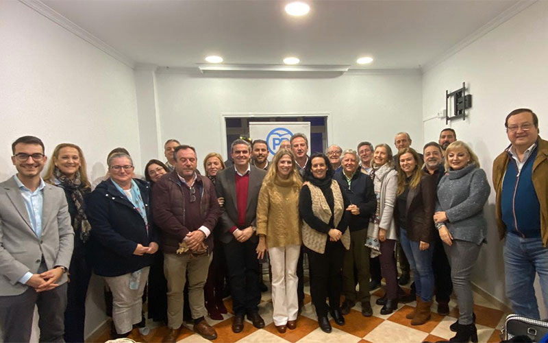 Ascensión Hita asume las riendas del “proyecto participativo, abierto e ilusionante” que dice ser el PP chiclanero, tras la renuncia de Núñez