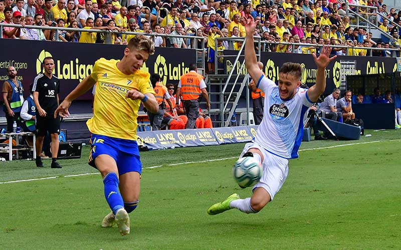 El Cádiz no se encuentra y cae en Riazor