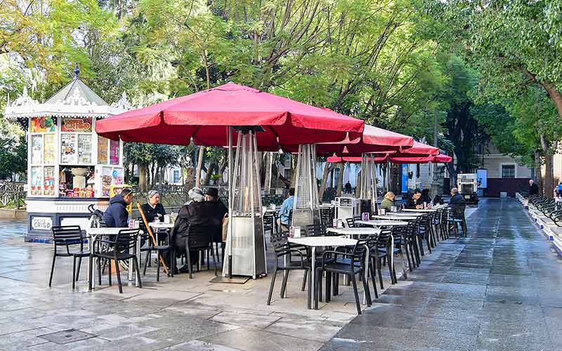 Vila responde a De María: “Horeca no se puede apropiar ni del espacio público ni de la vida de los trabajadores del sector hostelero”