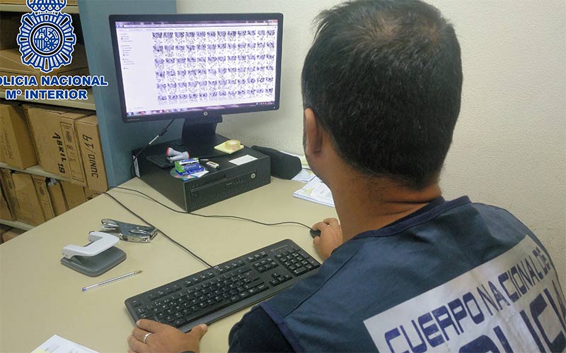 Detenido un hombre en Jerez con abundante material pedófilo en su casa que compartía y difundía a diario