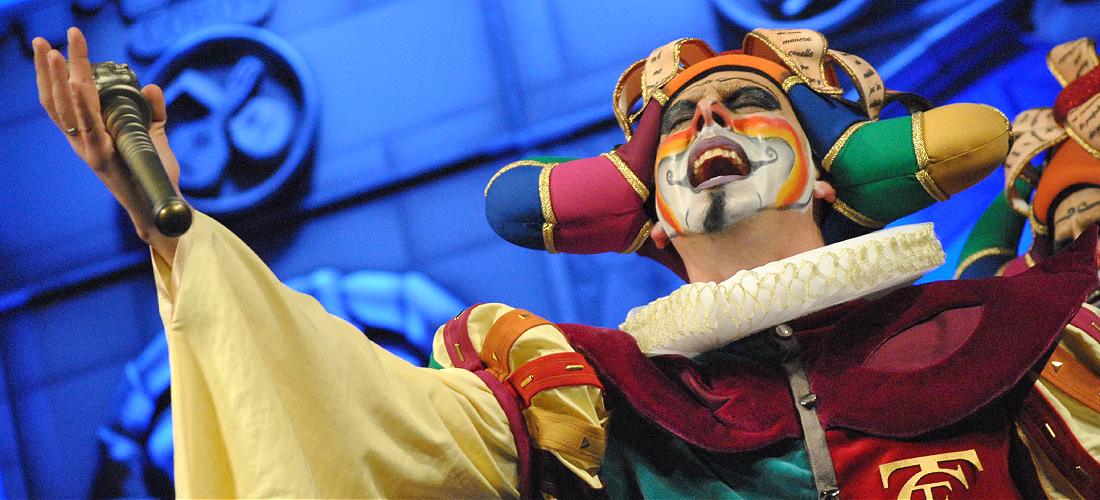 “¡Y esto es carnaval! ¡Y esto es carnaval! ¡Y esto es carnaval!”