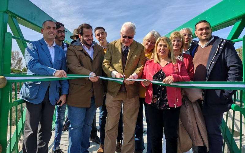 Culminan “cinco meses antes” las obras de la A-2003, entre Jerez y La Barca de la Florida, con la apertura de la nueva pasarela ciclopeatonal