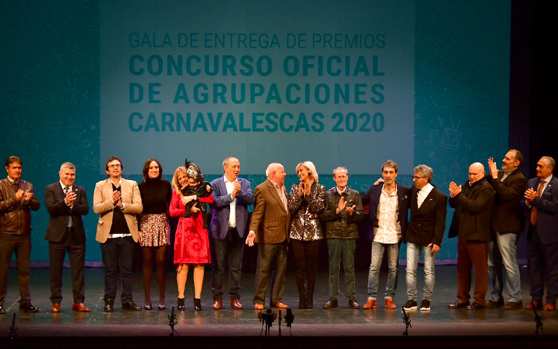 Antifaces de oro y premiados, como ‘broche de oro’ al Falla 2020