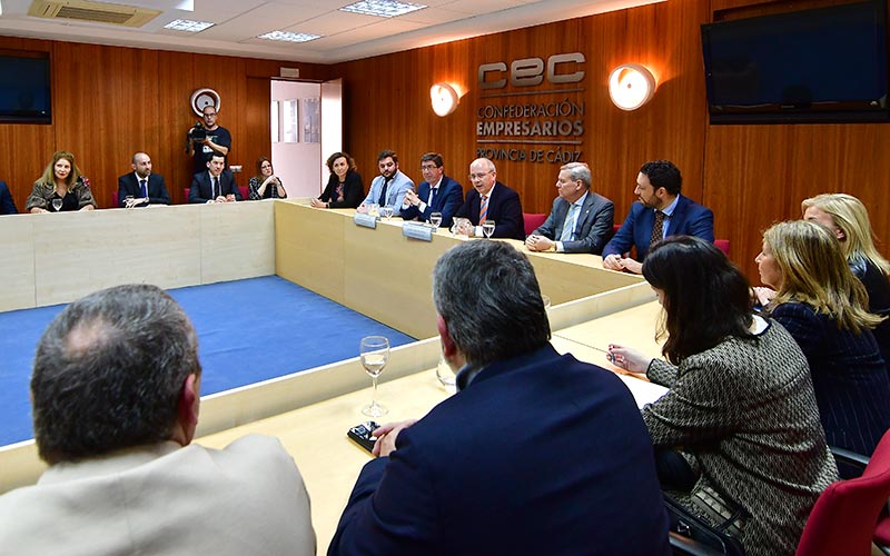 Empresarios gaditanos aplauden la eliminación de trámites burocráticos de la Junta de Andalucía