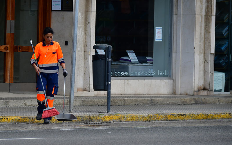 Reclaman un protocolo de protección “más estricto” para el personal de la limpieza de Cádiz en estos días de alerta sanitaria