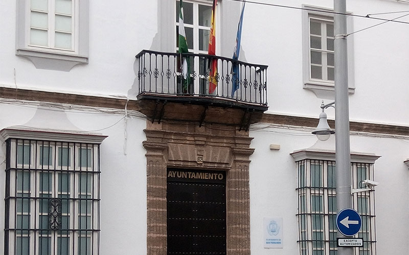 IU insta a Gobierno y oposición a rendir cuentas de lo hecho durante el confinamiento: “no se puede cobrar 3.527 euros por notas de prensa”