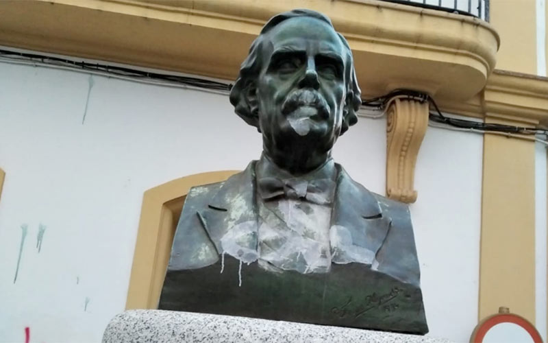 El busto de García Gutiérrez, víctima de la incultura