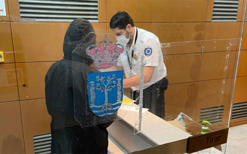 Frente a la brecha digital en Cádiz, la UCA facilita la conexión a internet a su alumnado y Cruz Roja reparte tablets entre escolares