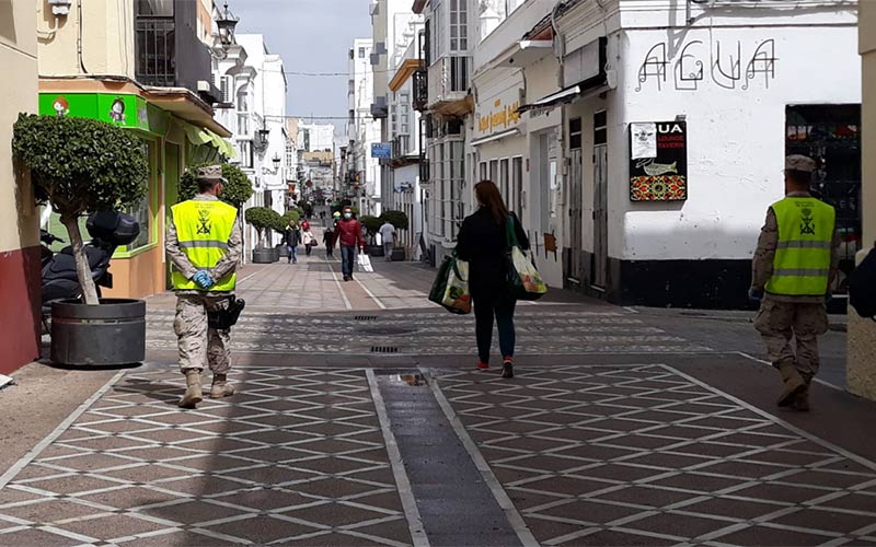 El entoldado de las calles comerciales frente al calor y el coronavirus