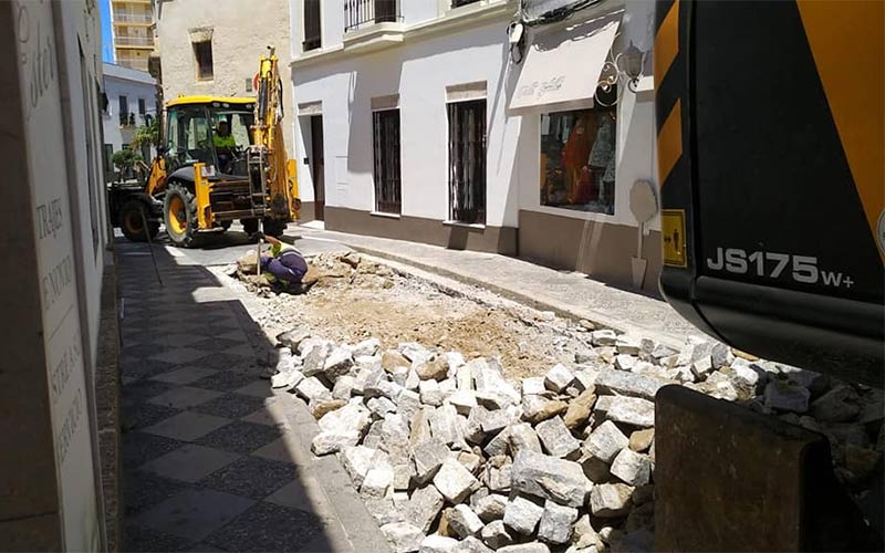 La reparación del socavón en Isaac Peral conlleva una “actuación integral” en esta calle y el primer tramo de Castelar hasta San Roque