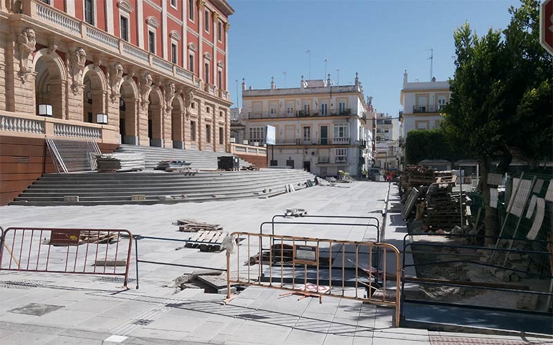 Loaiza (PP) insiste en que el dinero que Cavada se va a “gastar” en “cambiar la estética de la Plaza del Rey” se destine “a las personas”