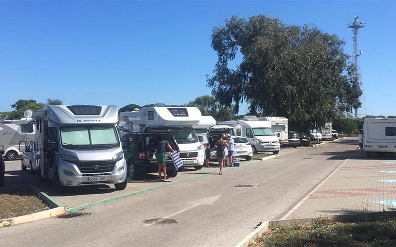 Cs quiere saber qué pasa con las ordenanzas municipales para regular el aparcamiento de autocaravanas en Rota