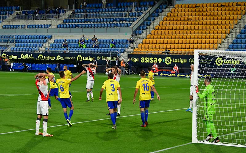 Volvió el ¿fútbol? a Carranza, pero el Cádiz no; salvado un punto