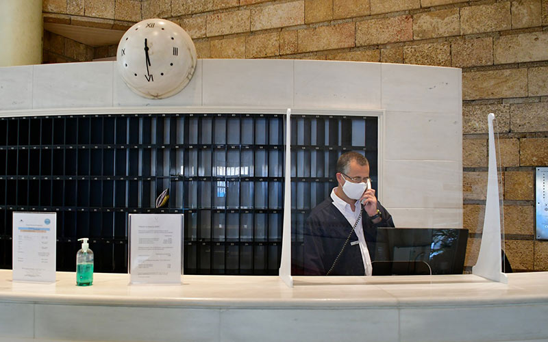 Cádiz lidera el descenso del paro a nivel nacional en junio gracias a los servicios: 4.500 parados menos, pero 35.000 más que hace un año