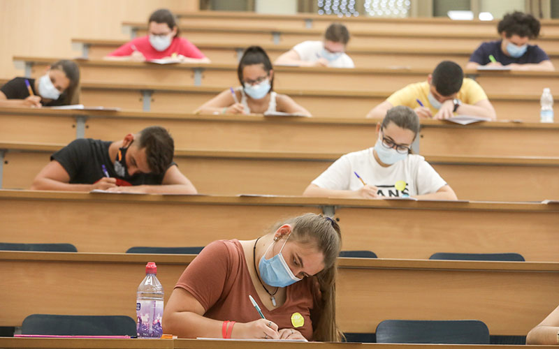 En marcha en la UCA la Selectividad de la era post-coronavirus: “sin incidencias, con precaución y seguridad, nerviosismo lógico y calor”