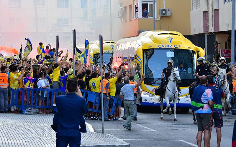 La Policía defiende su dispositivo en los aledaños del Carranza: “no es oportuno meternos en medio de la muchedumbre para sancionar”