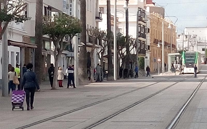 Las “largas colas” ante Correos preocupan al PP isleño; entiende que no son propias del siglo XXI y pide una desinfección diaria de la zona