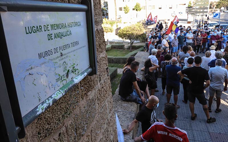 “Verdad y memoria” frente al franquismo y la extrema derecha: Cádiz recuerda a los asesinados tras el golpe de Estado del 18 de julio del 36