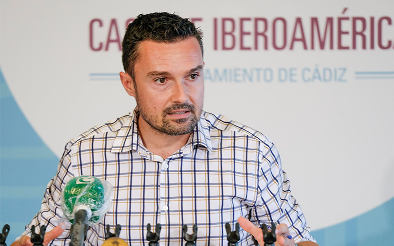 Vila desea que el PSOE “recapacite su posición” y le convoca a una reunión para acordar una postura común frente a los pisos turísticos
