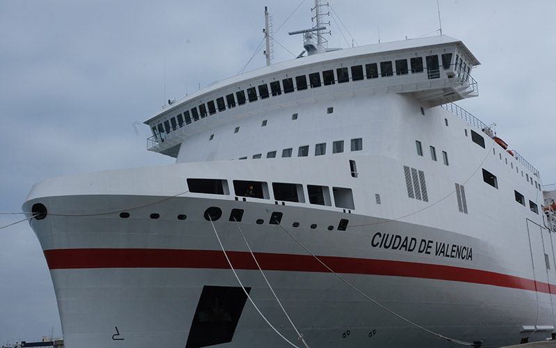 El buque más moderno de Trasmediterránea se incorpora a la línea regular que une Cádiz y Canarias