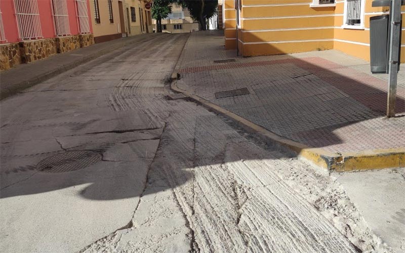 Más de 112.000 euros para el reasfaltado de calles muy deterioradas