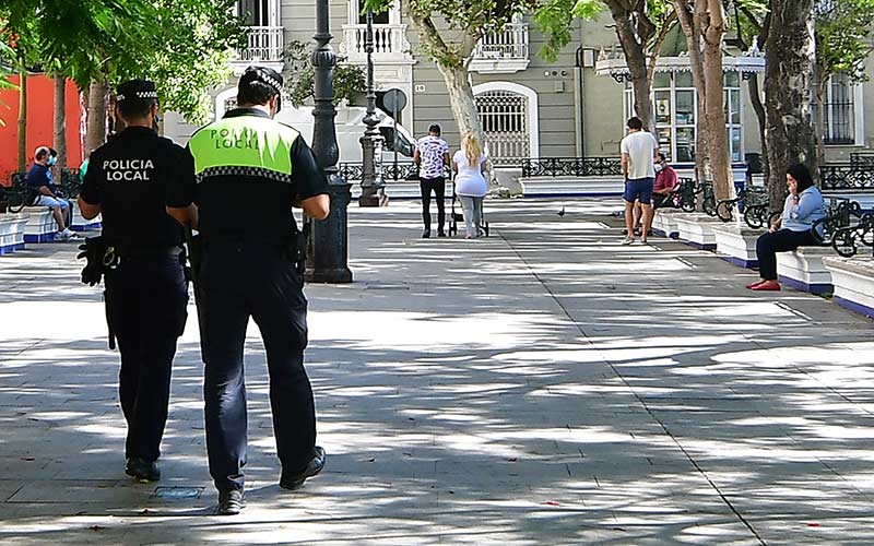 Un positivo por coronavirus en la Policía Local de Cádiz ‘aviva’ los recelos con el Gobierno local, que recuerda se cumple el protocolo