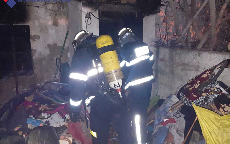 Una persona mayor fallece en San Fernando en el incendio de su casa