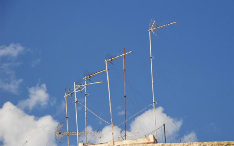 Un 30% de gaditanos con antenas colectivas se puede quedar sin ver todos los canales de TDT en octubre si no realiza pronto la adaptación