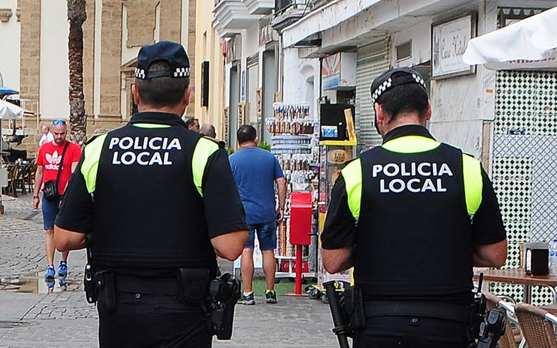 Los vecinos de Cádiz en cuarentena domiciliaria por tener coronavirus estarán “supervisados” por la Policía Local