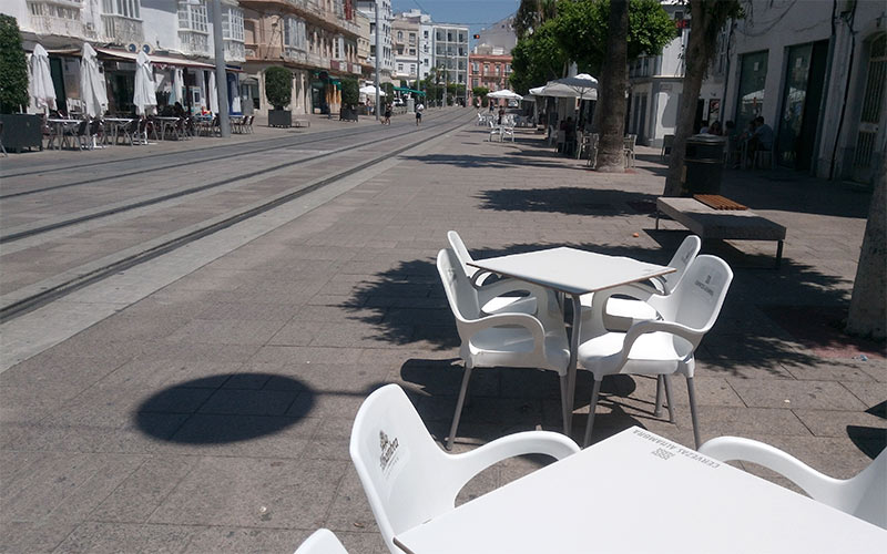 Parte de las ayudas municipales por el Covid-19 para autónomos y pymes de La Isla llegan, cinco meses después, a 104 negocios