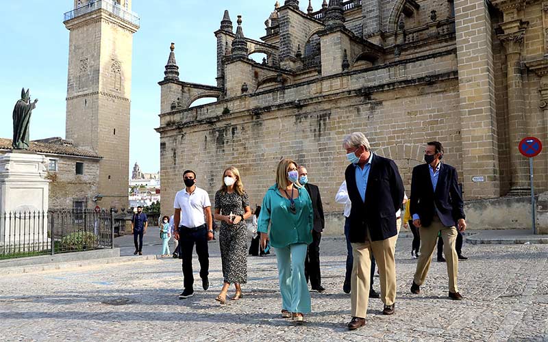 El peatón ‘gana’ la plaza de la Encarnación, liberada de tráfico