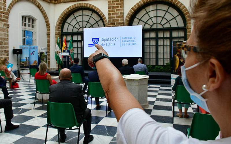 La Diputación celebra el Día Mundial del Turismo con “optimismo” en el futuro y reconociendo al sector turístico gaditano “por su esfuerzo”