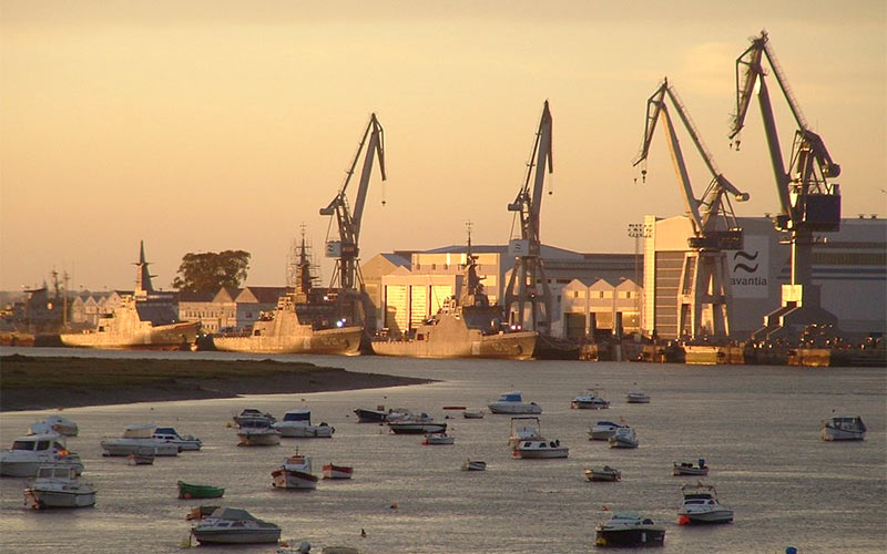 Nace una asociación para asesorar a los miles de trabajadores de los astilleros de la Bahía gaditana expuestos durante décadas al amianto
