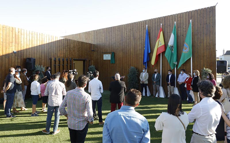 Sala polivalente y zona de calistenia para el Parque Laguna del Moral