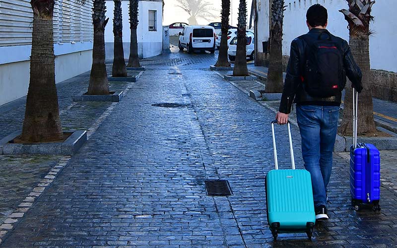 “No es admisible que el Ayuntamiento de Cádiz condene a su ciudad limitando e impidiendo el desarrollo de las viviendas turísticas”