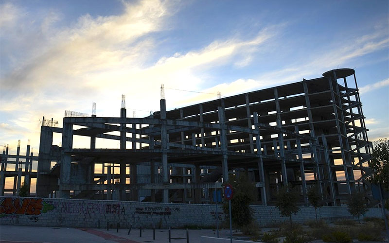 El frustrado palacio de congresos de Jerez ‘desaparecerá’ en dos meses; adiós a uno de los vestigios de la época del boom inmobiliario