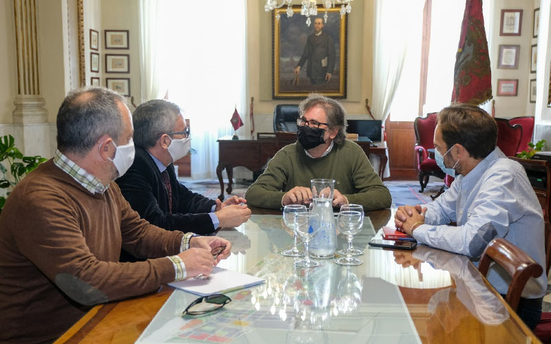 Ayuntamiento y UCA coinciden en que la Junta debe garantizar la financiación para que se pueda hacer realidad el proyecto de Valcárcel