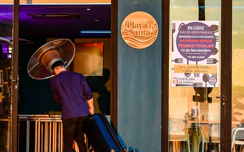 El Ayuntamiento de Cádiz exige a la Junta “ayudas ambiciosas para paliar las pérdidas que sus medidas provocan a hostelería y comercio”