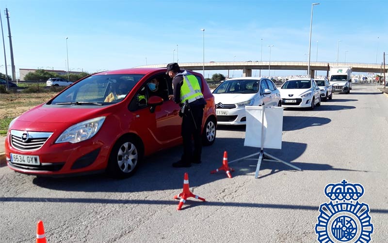 Guardia Civil y Policía han llevado a cabo ya más de 1.300 controles de la movilidad limitada entre ciudades en las carreteras gaditanas